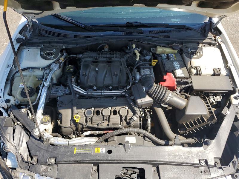 Foto 11 de la subasta – 2010 MERCURY MILAN con VIN 3MEHM0JG4AR653045