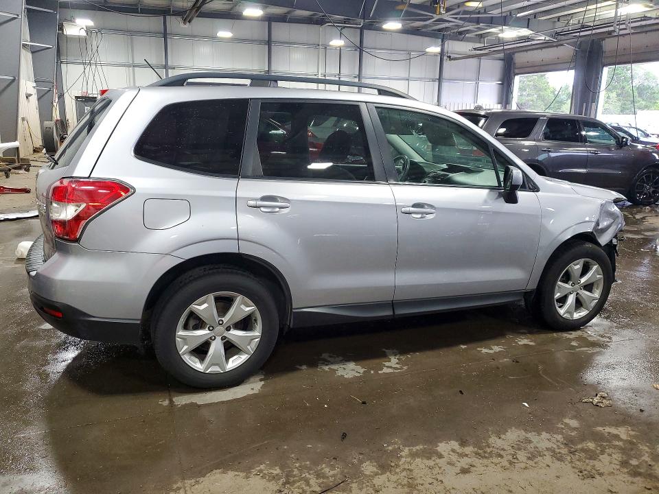 Photo 3 from auction – 2014 SUBARU FORESTER with VIN JF2SJAEC3EH481581