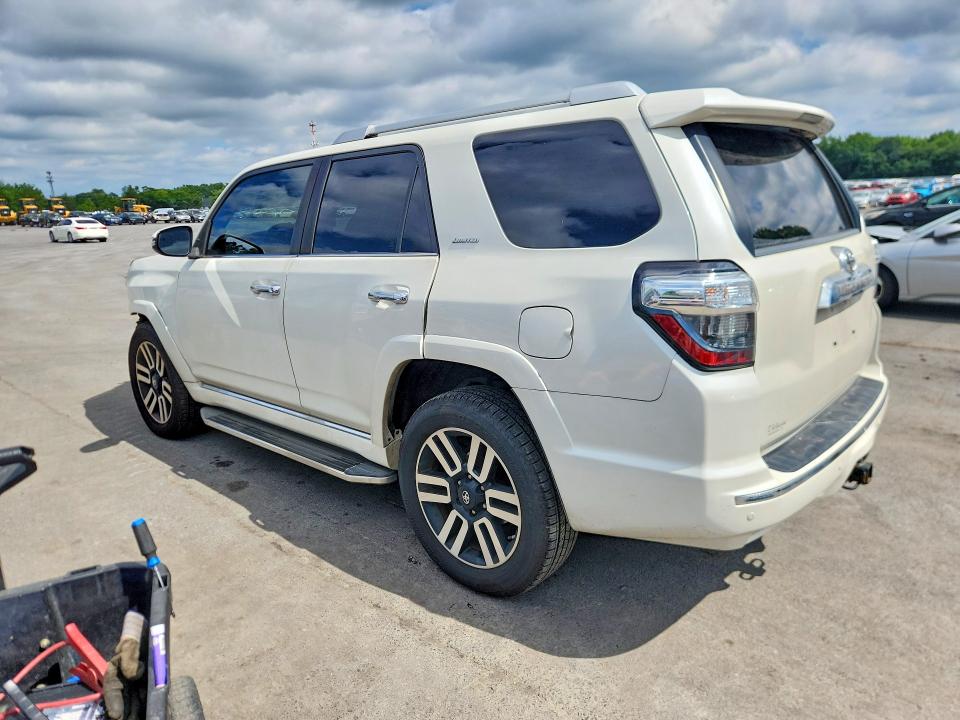 Photo 2 from auction – 2018 TOYOTA 4RUNNER with VIN JTEBU5JR1J5560794