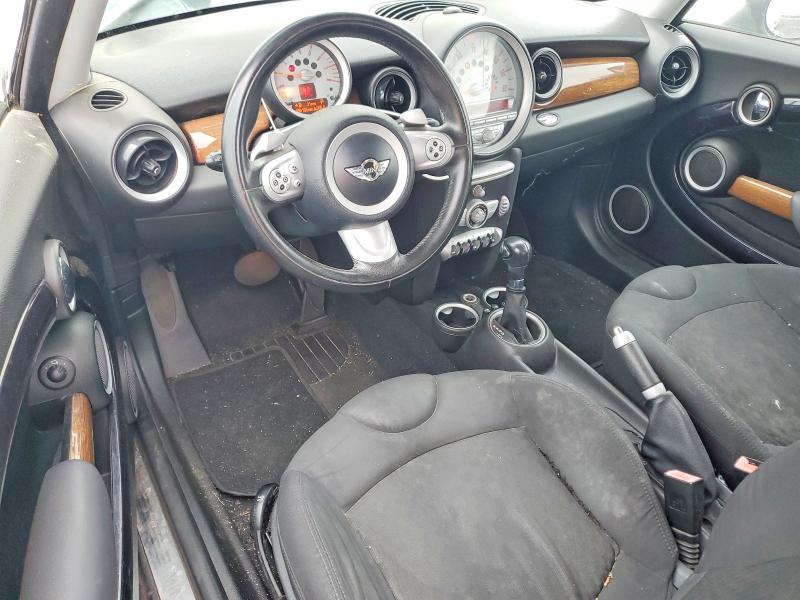 Photo 8 from auction – 2004 MINI COOPER with VIN WMWMF33577TT50627