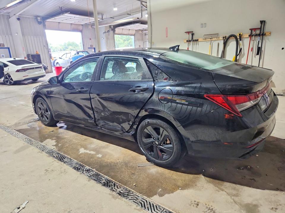 Photo 2 from auction – 2022 HYUNDAI ELANTRA with VIN KMHLM4AG0NU349515