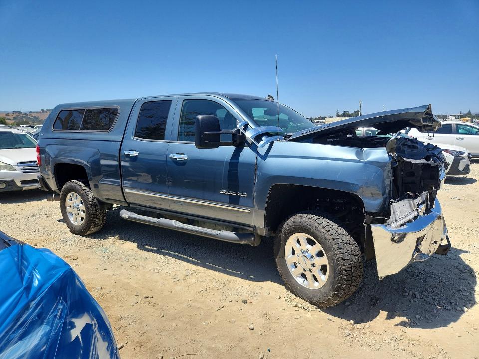Photo 4 from auction – 2015 CHEVROLET SILVERADO with VIN 1GC2KWE82FZ113229
