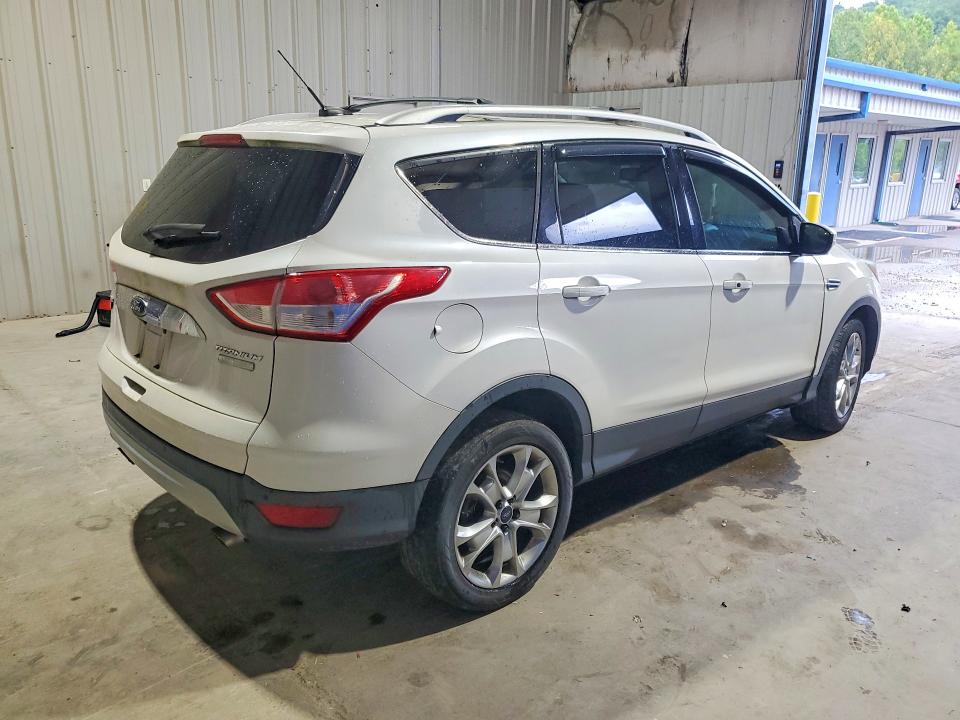 Photo 3 from auction – 2016 FORD ESCAPE with VIN 1FMCU0J92GUC23525