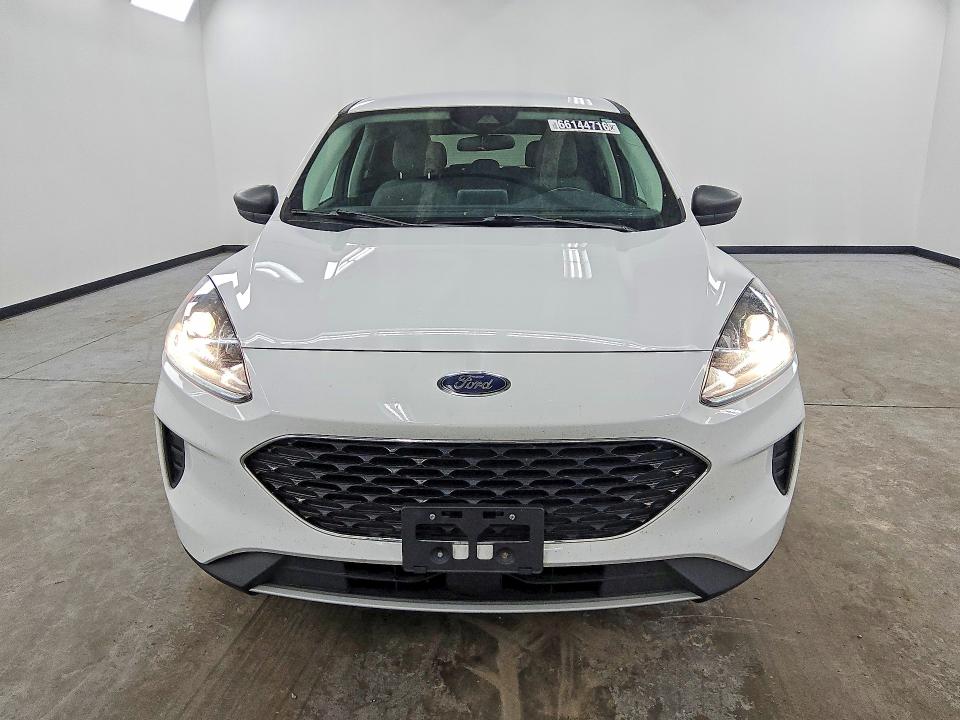 Photo 5 from auction – 2022 FORD ESCAPE with VIN 1FMCU9G60NUA11656