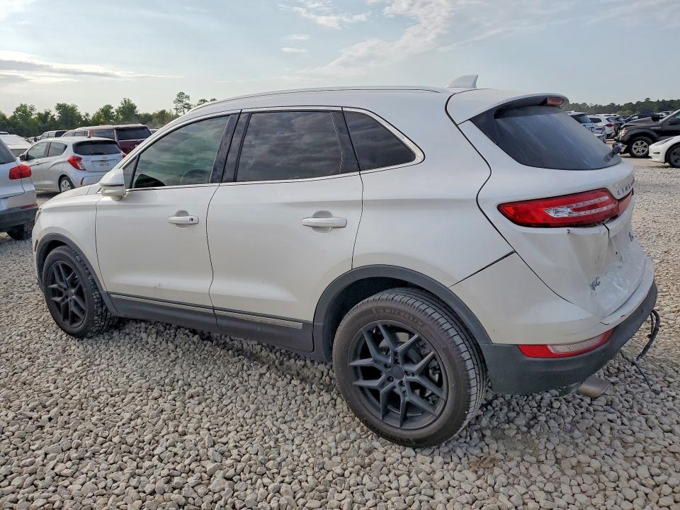 Photo 2 from auction – 2016 LINCOLN MKC with VIN 5LMCJ3C99GUJ05461