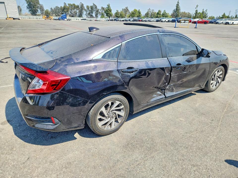 Photo 3 from auction – 2018 HONDA CIVIC with VIN 2HGFC2F76JH536337
