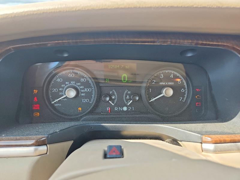 Photo 9 from auction – 2007 LINCOLN TOWN CAR with VIN 1LNHM83V87Y601757