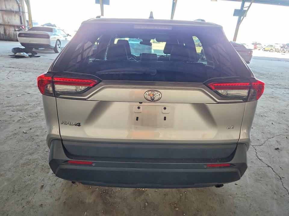 Photo 6 from auction – 2020 TOYOTA RAV4 with VIN 2T3H1RFV3LW097105