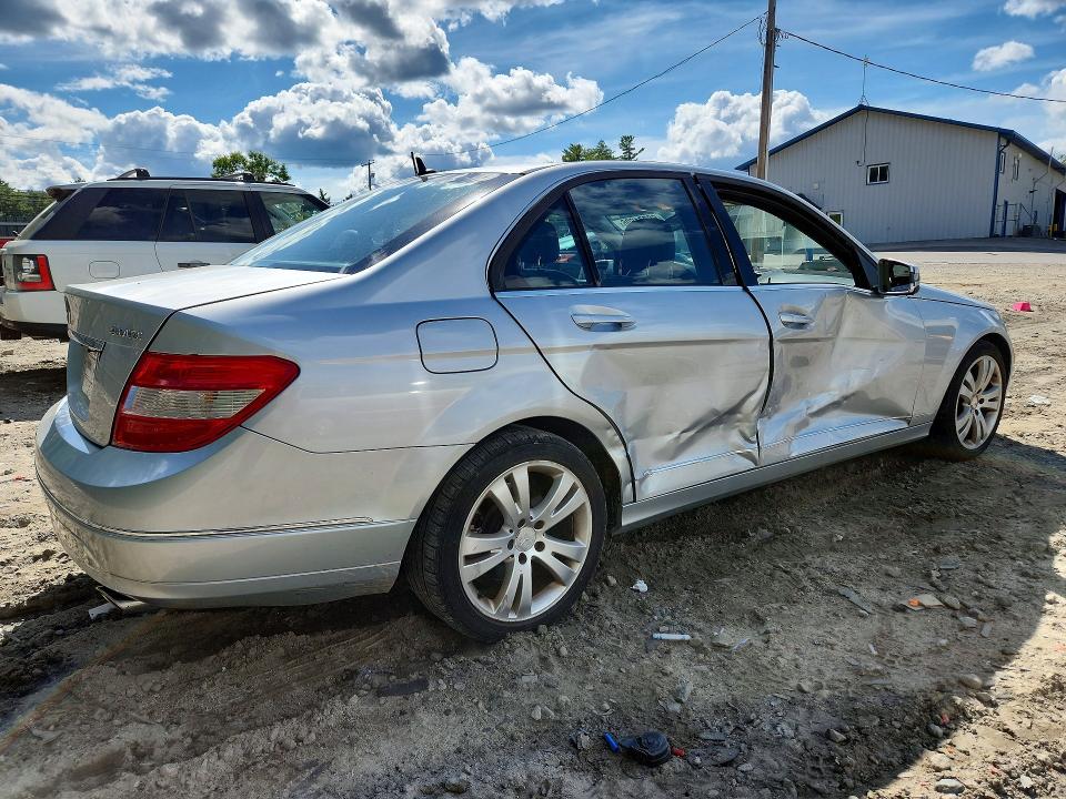 Photo 3 from auction – 2011 MERCEDES-BENZ C with VIN WDDGF8BB3BR151462