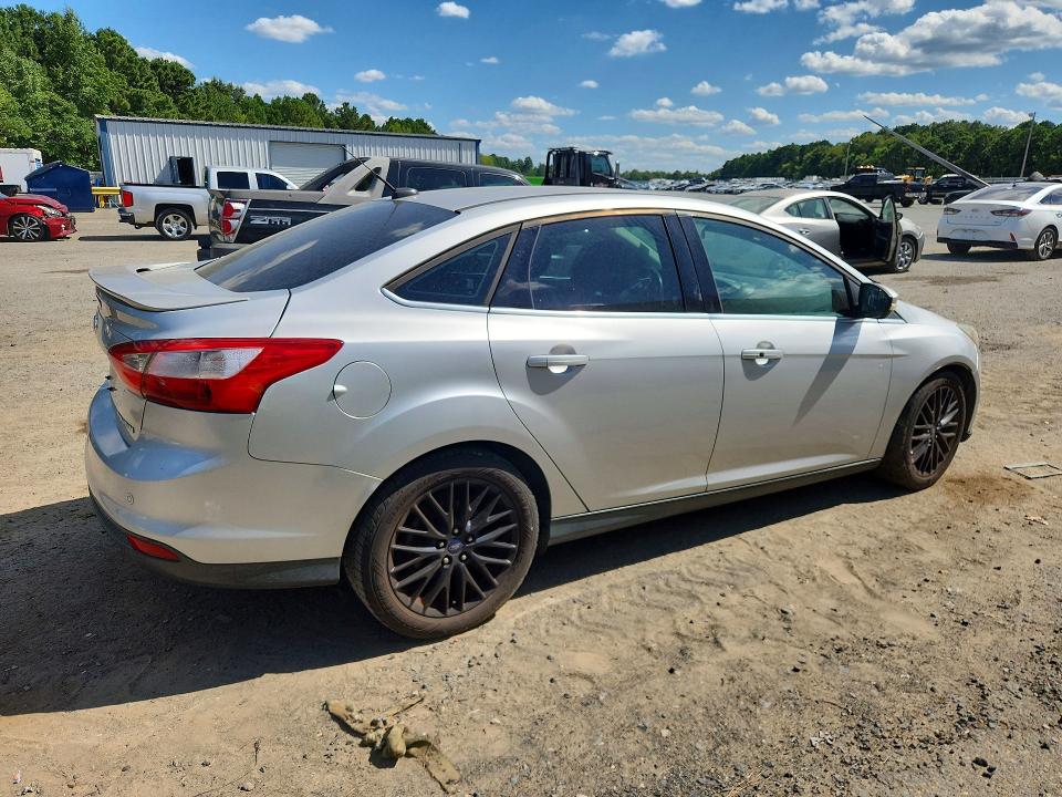 Photo 3 from auction – 2013 FORD FOCUS with VIN 1FADP3J20DL301375
