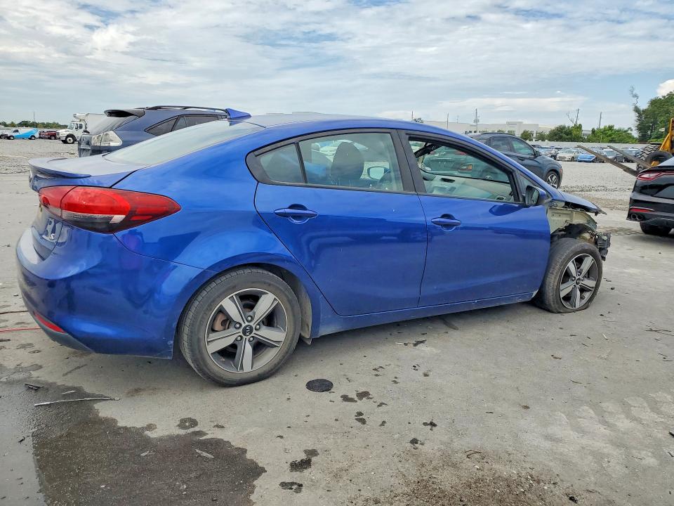 Zdjęcie 3 z aukcji – 2018 KIA FORTE z VIN 3KPFL4A71JE186743