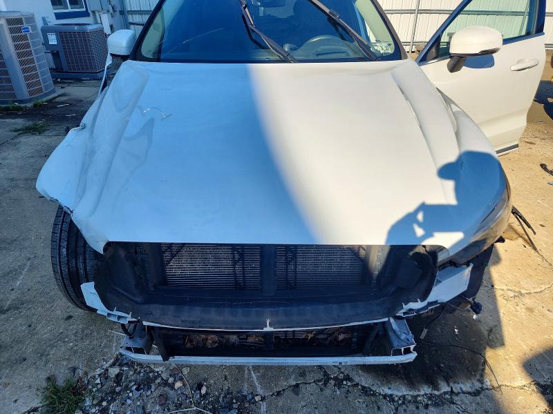 Photo 12 from auction – 2022 VOLVO XC60 with VIN YV4L12RL1N1042193