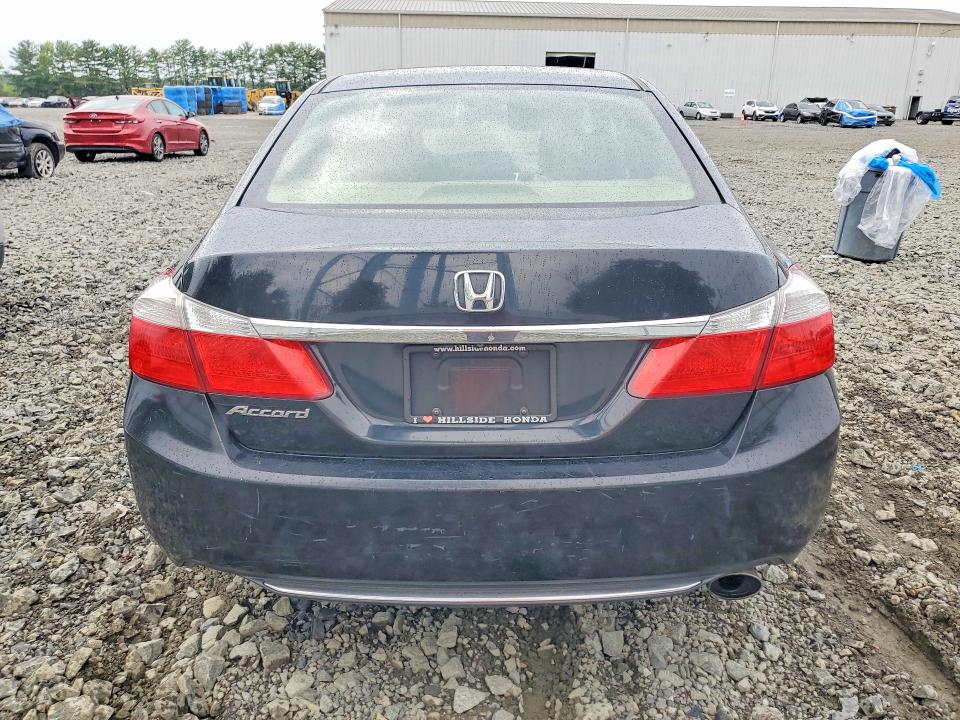 Photo 6 from auction – 2015 HONDA ACCORD with VIN 1HGCR2F71FA086264