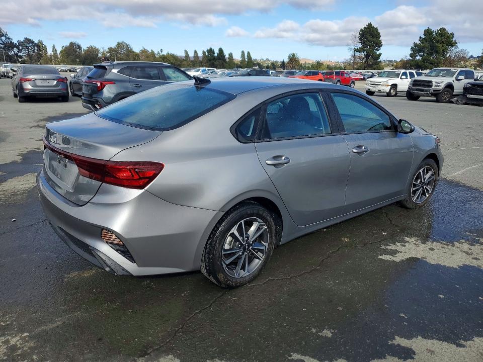 Photo 3 from auction – 2023 KIA FORTE with VIN 3KPF24ADXPE506868