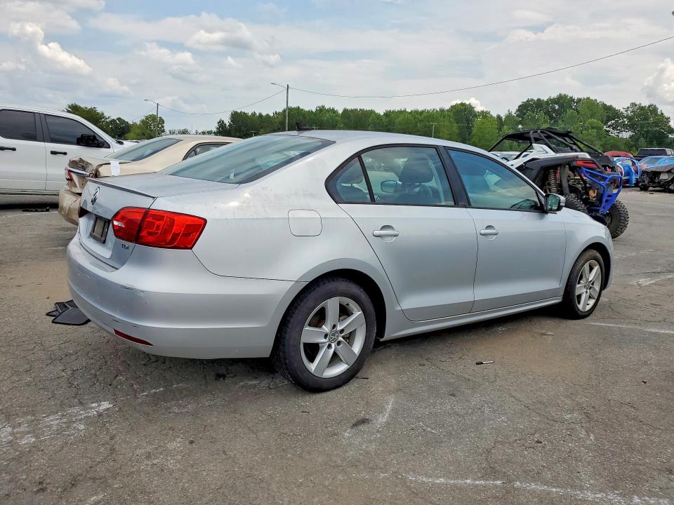 Photo 3 from auction – 2012 VOLKSWAGEN JETTA with VIN 3VWLL7AJ4CM087856