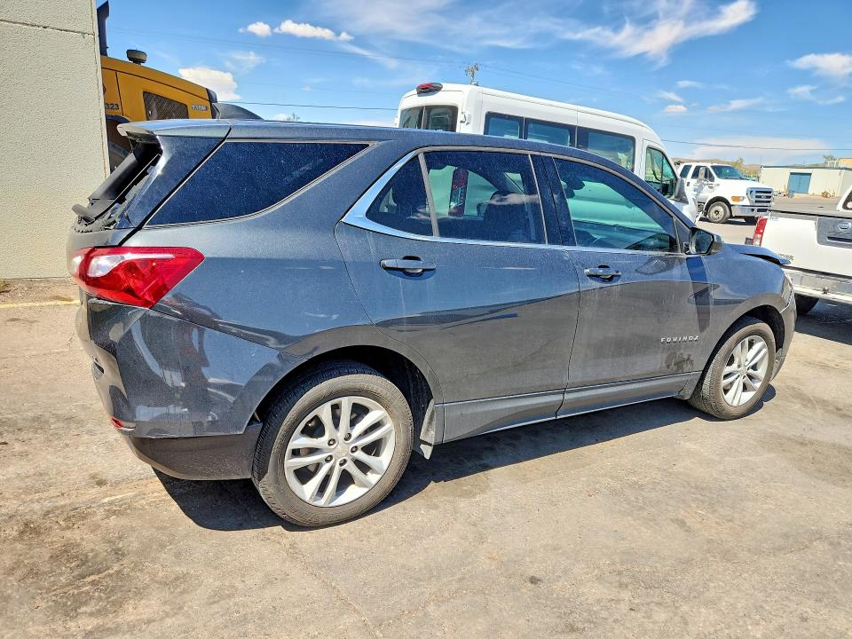 Photo 3 from auction – 2020 CHEVROLET EQUINOX with VIN 2GNAXJEV4L6171315