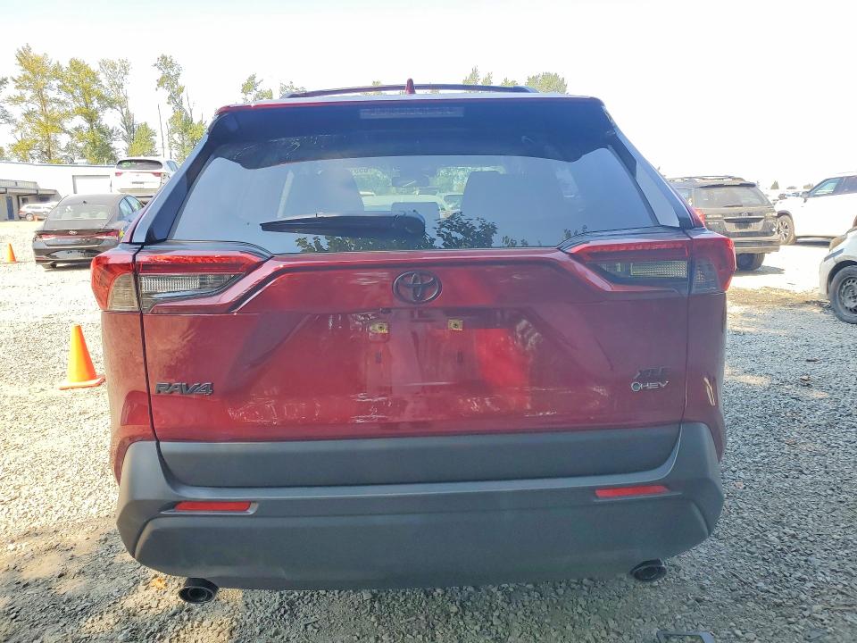 Photo 6 from auction – 2025 TOYOTA RAV4 with VIN JTMB6RFV0SD164102