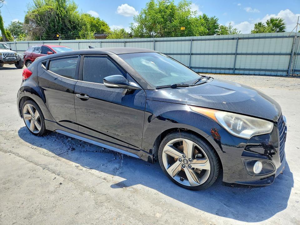 Photo 4 from auction – 2013 HYUNDAI VELOSTER with VIN KMHTC6AE2DU102573