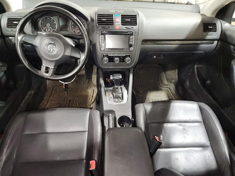 Photo 8 from auction – 2010 VOLKSWAGEN JETTA with VIN 3VWRA7AJ9AM036673