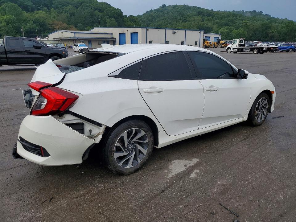 Photo 3 from auction – 2018 HONDA CIVIC with VIN 2HGFC2F71JH541378