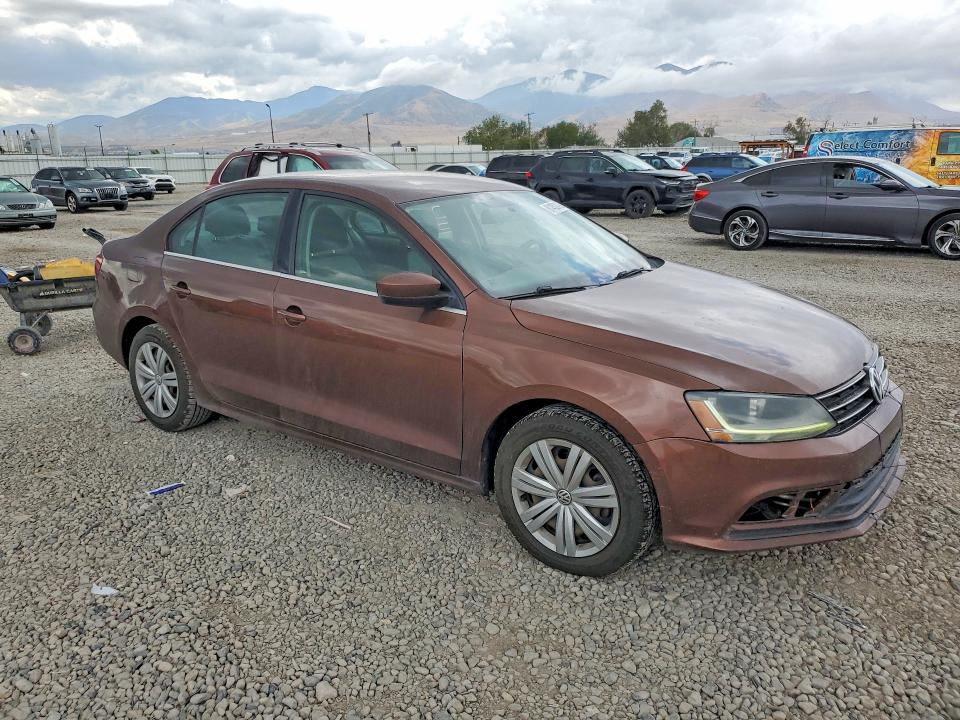 Photo 4 from auction – 2017 VOLKSWAGEN JETTA with VIN 3VW2B7AJ0HM338457