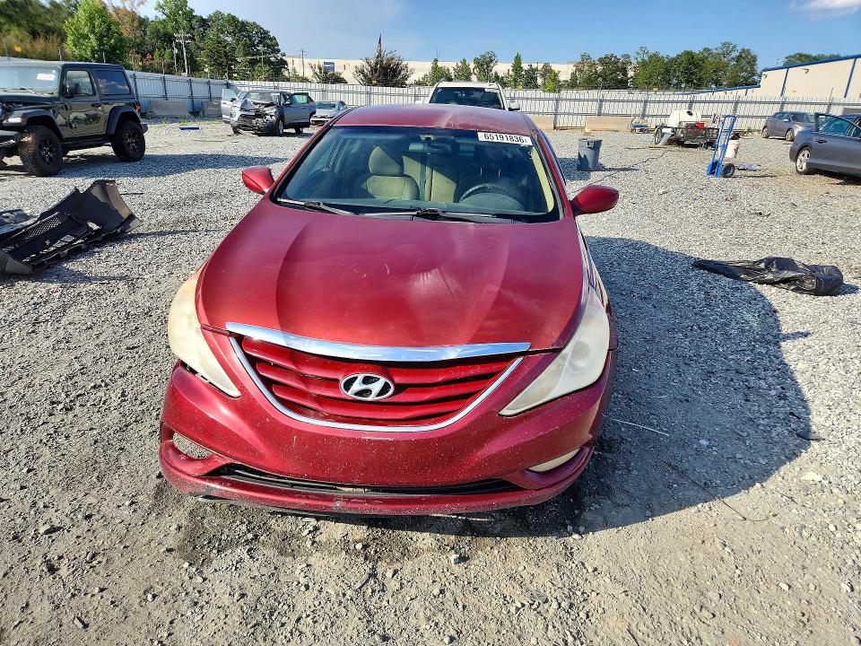 Photo 5 from auction – 2011 HYUNDAI SONATA with VIN 5NPEB4AC1BH117799
