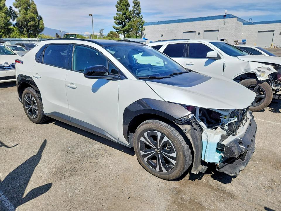 Снимка 4 от търг – 2023 TOYOTA BZ4X с VIN JTMAAAAA1PA010393
