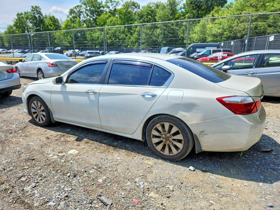 Photo 2 from auction – 2013 HONDA ACCORD with VIN 1HGCR2F85DA103721