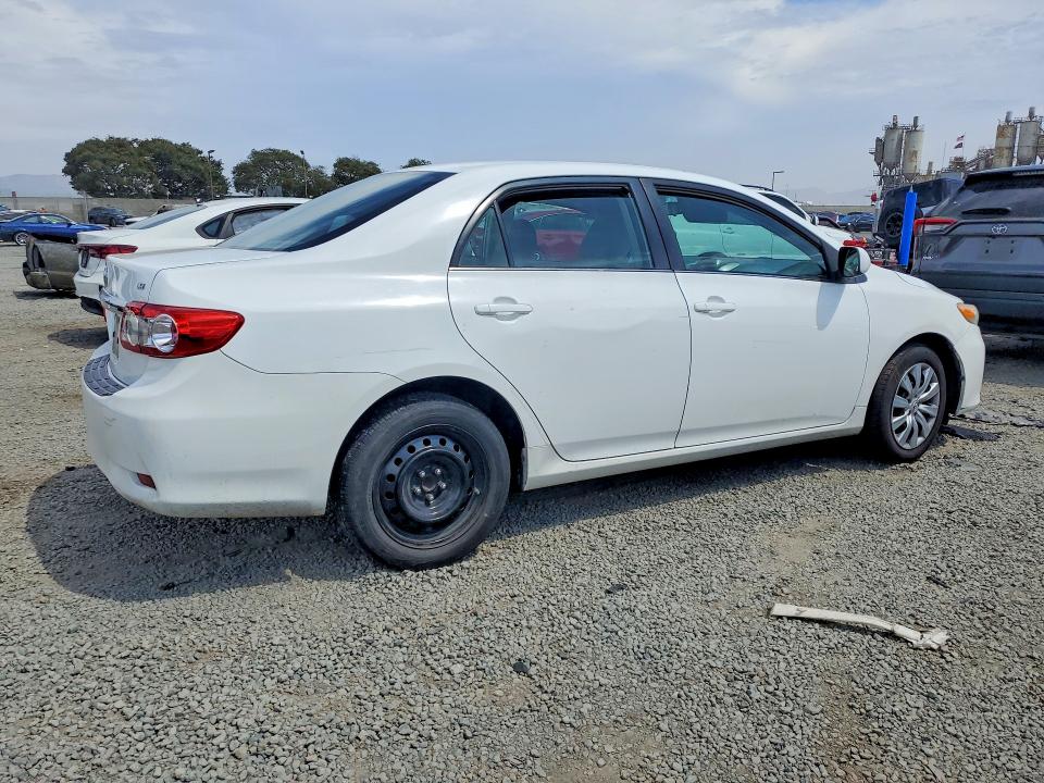 Photo 3 from auction – 2013 TOYOTA COROLLA with VIN 5YFBU4EEXDP216913