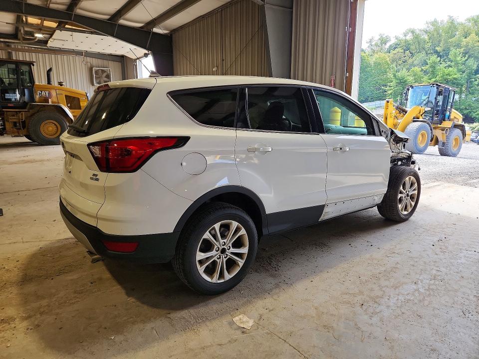 Zdjęcie 3 z aukcji – 2019 FORD ESCAPE z VIN 1FMCU9GD1KUA03057