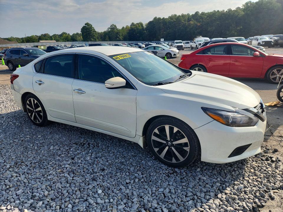 Photo 4 from auction – 2018 NISSAN ALTIMA with VIN 1N4AL3AP4JC104943