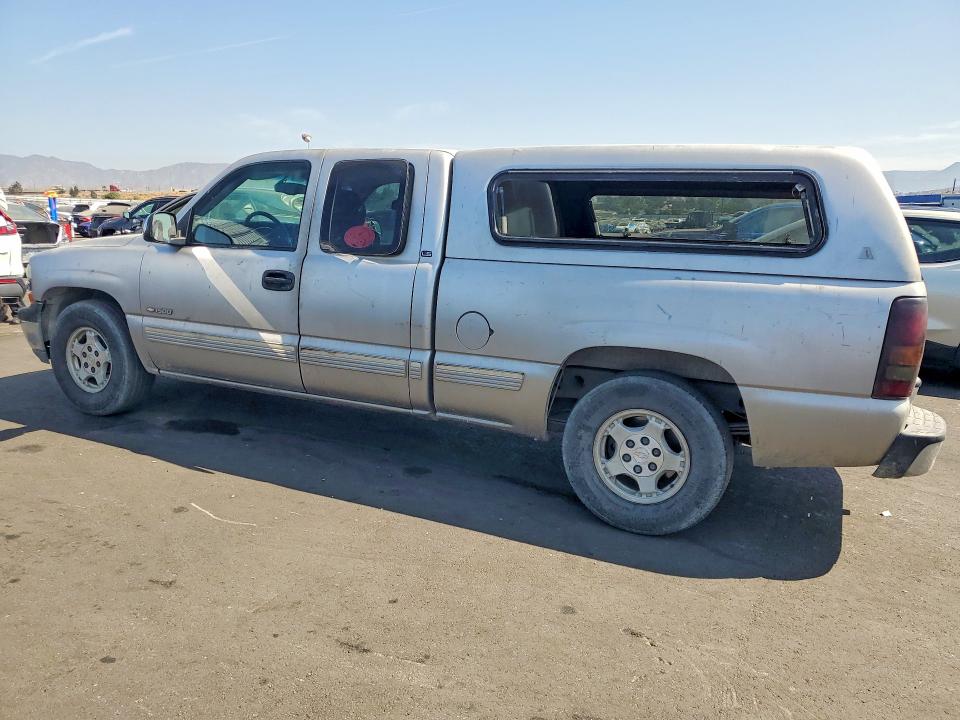 Photo 2 from auction – 2000 CHEVROLET SILVERADO with VIN 1GCEC19VXYZ352995