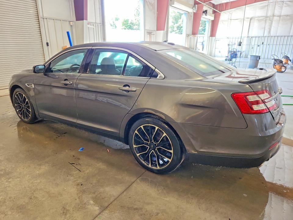 Photo 2 from auction – 2018 FORD TAURUS with VIN 1FAHP2E83JG114193