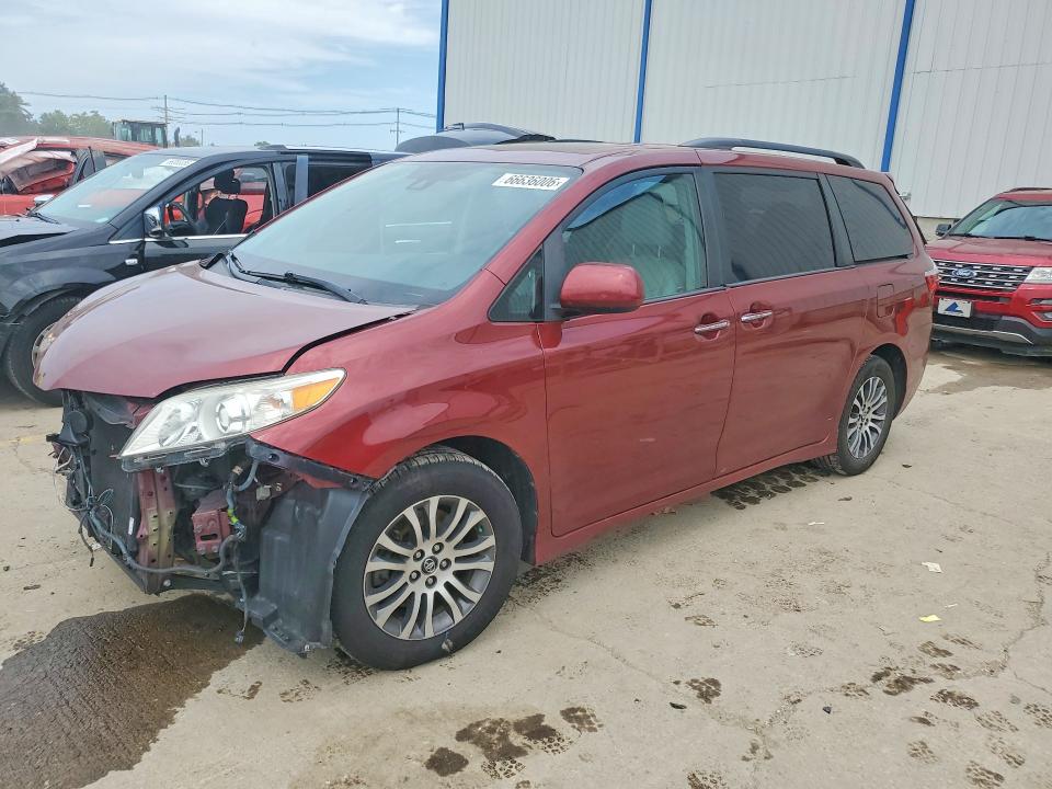 2018 TOYOTA SIENNA - Търг №66636006