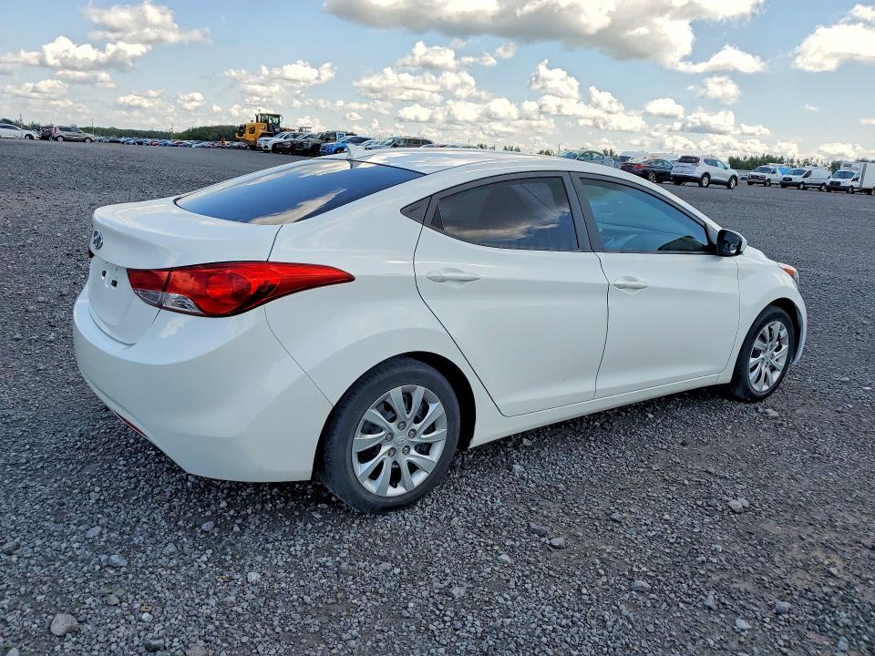 Photo 3 from auction – 2012 HYUNDAI ELANTRA with VIN 5NPDH4AE5CH081161