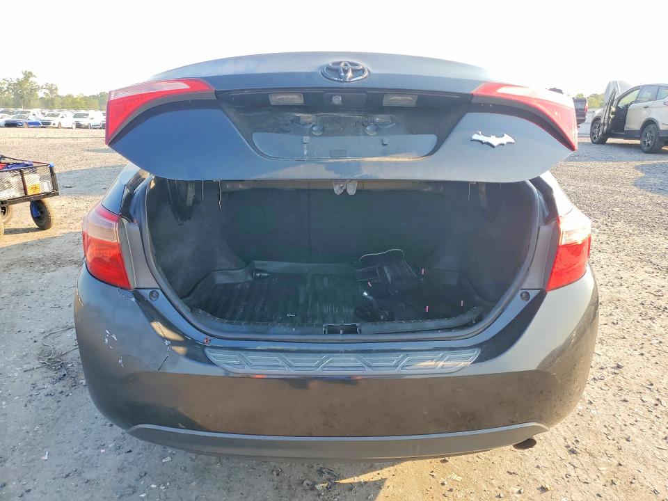 Photo 6 from auction – 2018 TOYOTA COROLLA with VIN 2T1BURHE6JC114108