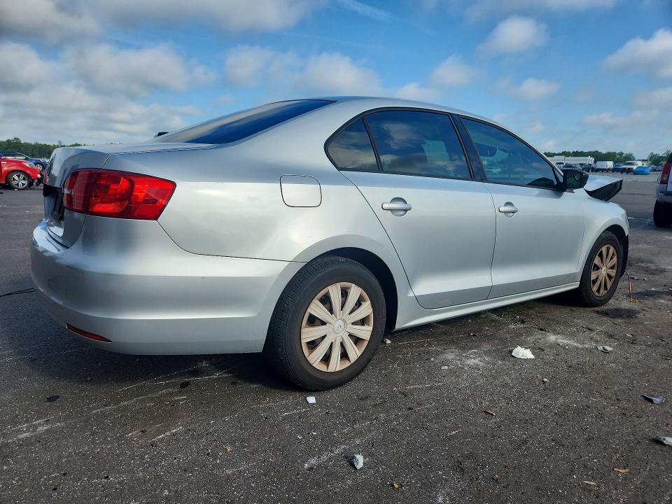Photo 3 from auction – 2014 VOLKSWAGEN JETTA with VIN 3VW2K7AJ1EM413307