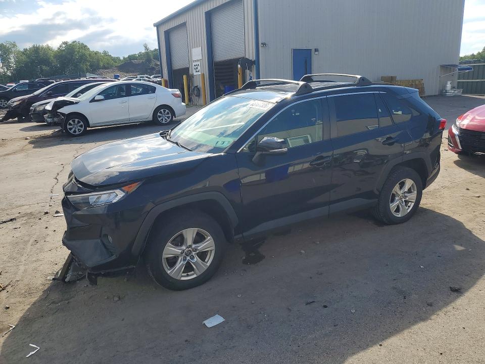 TOYOTA RAV4 2021 z numerem VIN 2T3P1RFV5MC217629 - Zdjęcie z aukcji