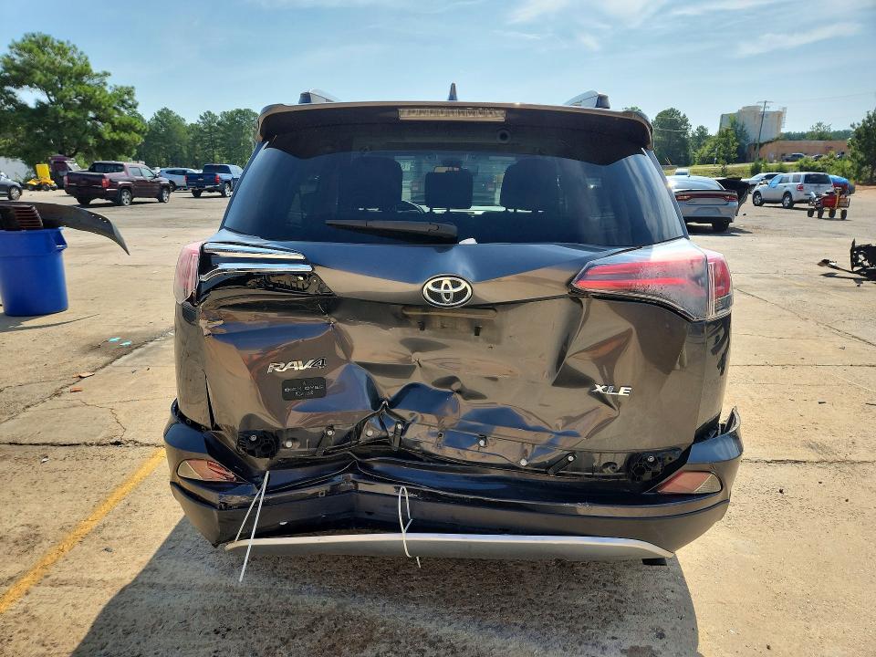 Photo 6 from auction – 2018 TOYOTA RAV4 with VIN JTMWFREV6JJ153303