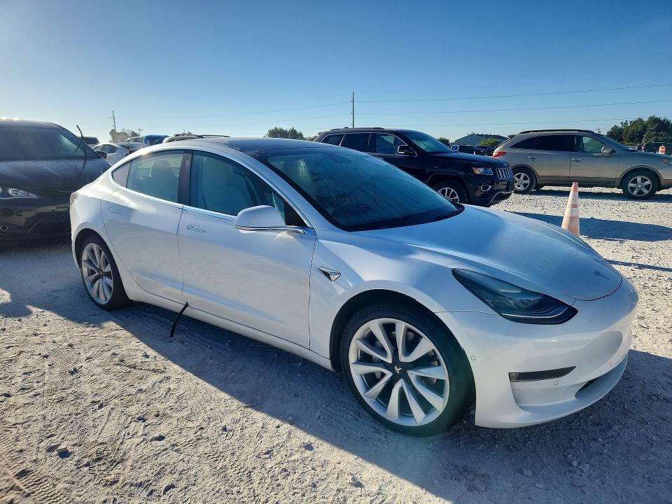 Photo 4 from auction – 2020 TESLA MODEL 3 with VIN 5YJ3E1EB0LF640343