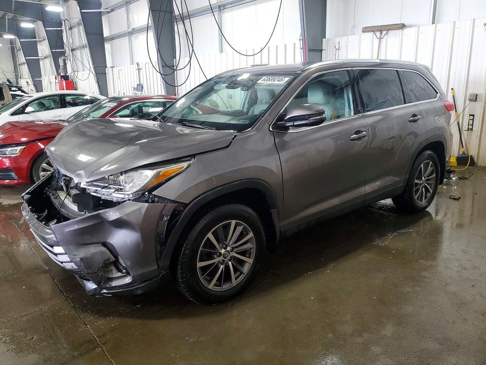 TOYOTA HIGHLANDER 2019 with VIN 5TDJZRFH7KS565017 - Photo from auction