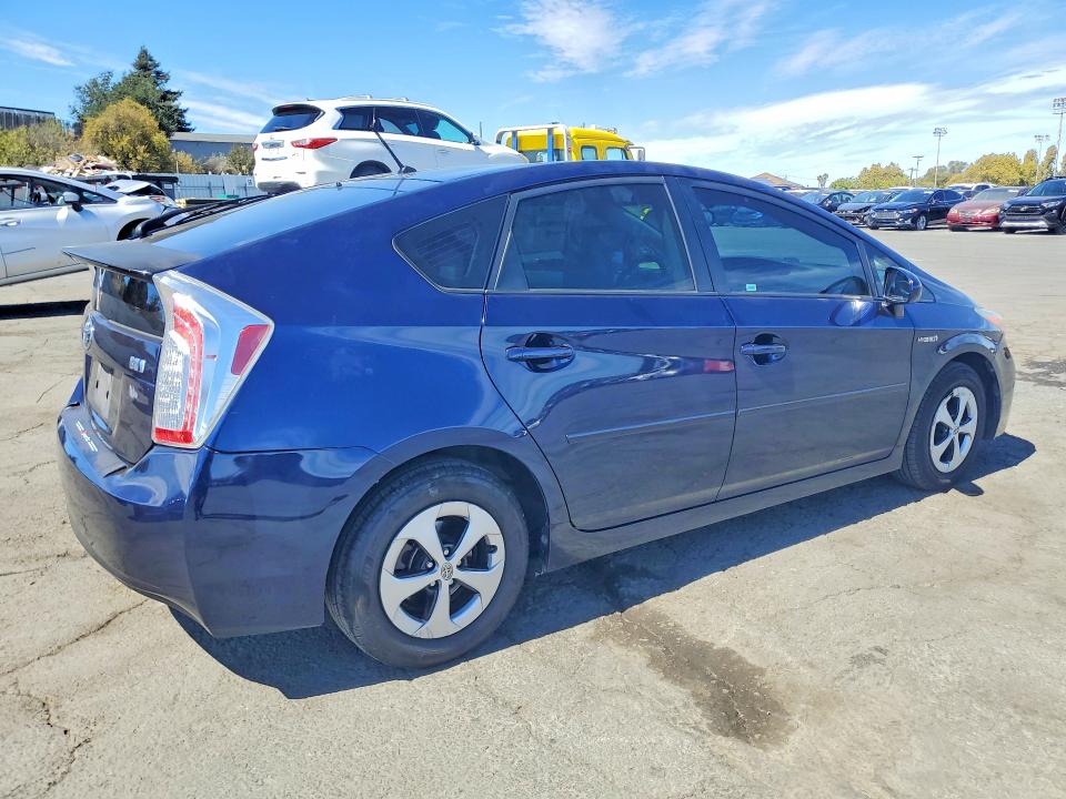 Photo 3 from auction – 2012 TOYOTA PRIUS with VIN JTDKN3DU8C1548089