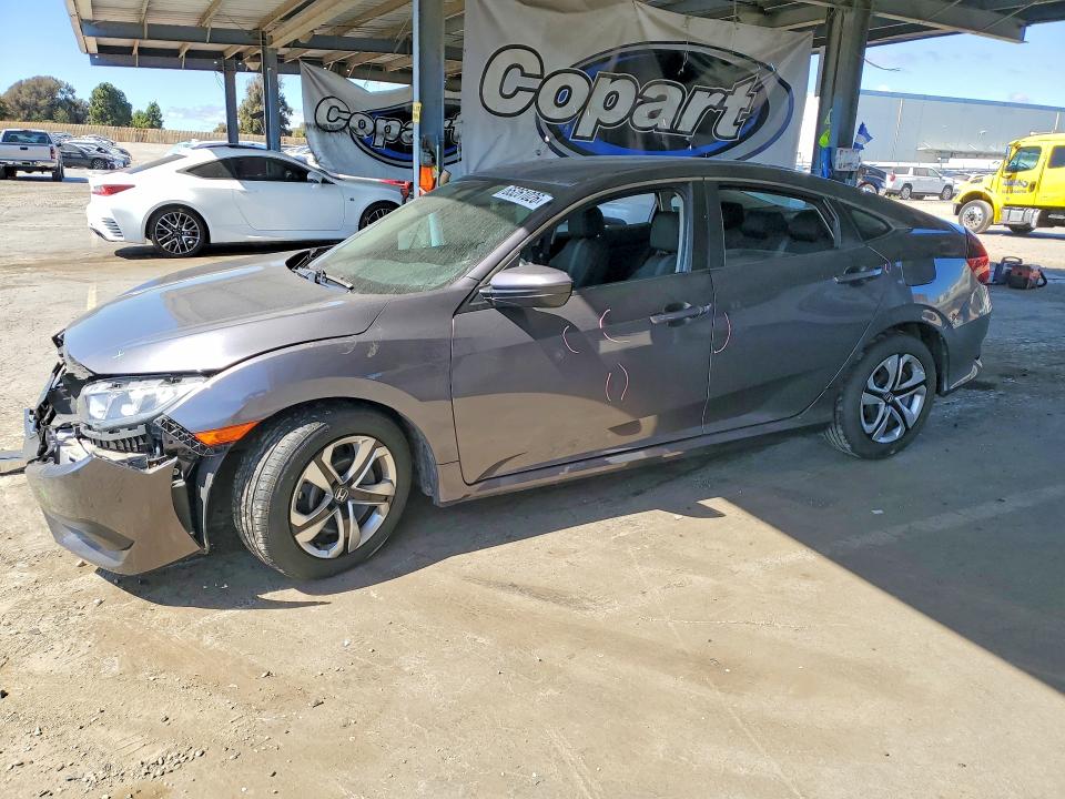 HONDA CIVIC 2017 with VIN 2HGFC2F5XHH538374 - Photo from auction