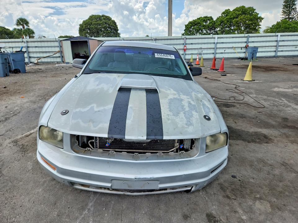 Photo 5 from auction – 2006 FORD MUSTANG with VIN 1ZVFT80N965168255