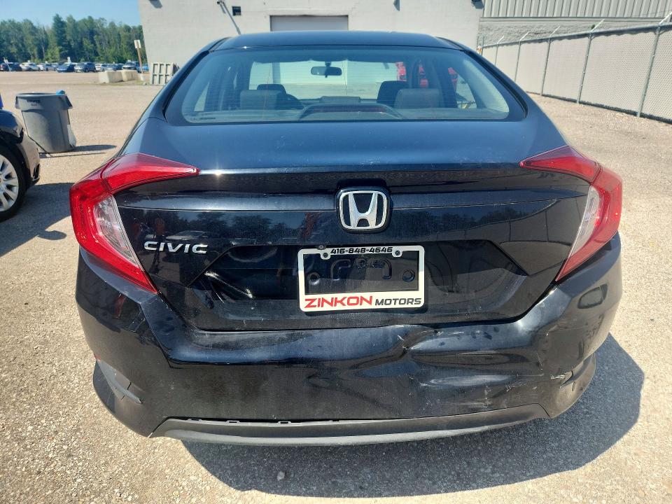 Photo 6 from auction – 2018 HONDA CIVIC with VIN 2HGFC2F57JH019577