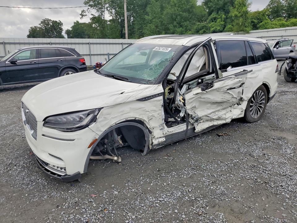 Photo 1 from auction – 2021 LINCOLN AVIATOR with VIN 5LM5J7WC0MGL04030