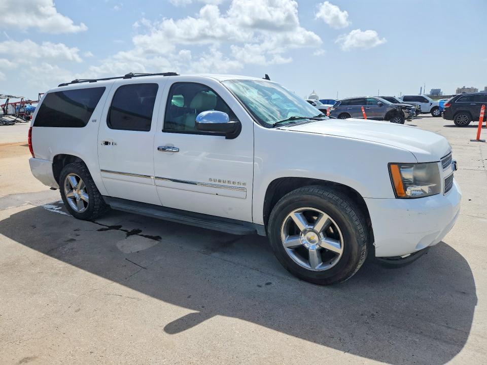 Photo 4 from auction – 2014 CHEVROLET SUBURBAN with VIN 1GNSCKE07ER174517