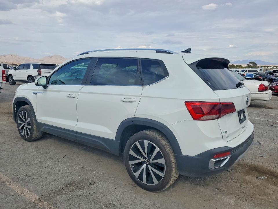 Снимка 2 от търг – 2024 VOLKSWAGEN TAOS с VIN 3VVSX7B25RM047760