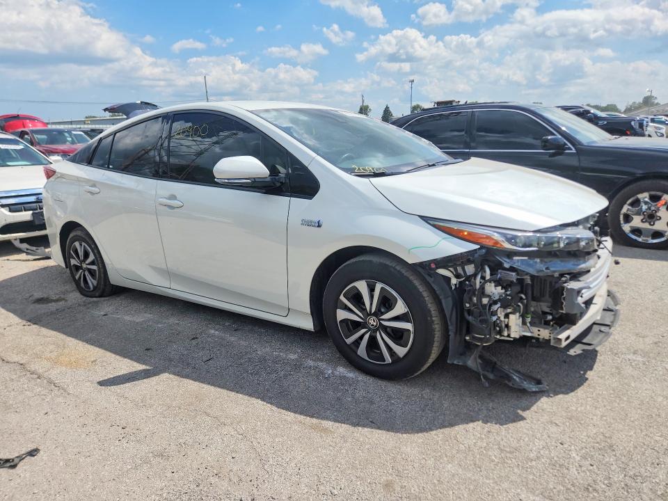 Photo 4 from auction – 2018 TOYOTA PRIUS PRIME with VIN JTDKARFP4J3087108