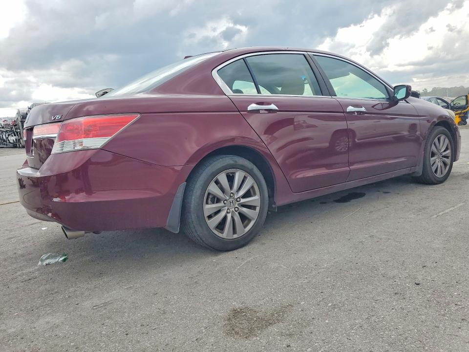 Photo 3 from auction – 2012 HONDA ACCORD with VIN 1HGCP3F86CA016906